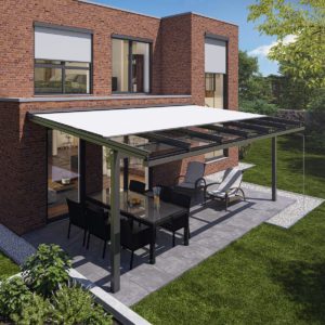 Aluminiumüberdachung Murano Integrale mit Überstand an Haus befestigt